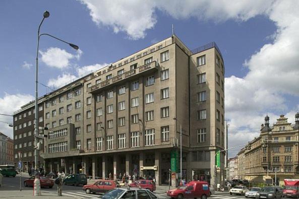 Hotel Legie Bed And Breakfast Praha Bagian luar foto